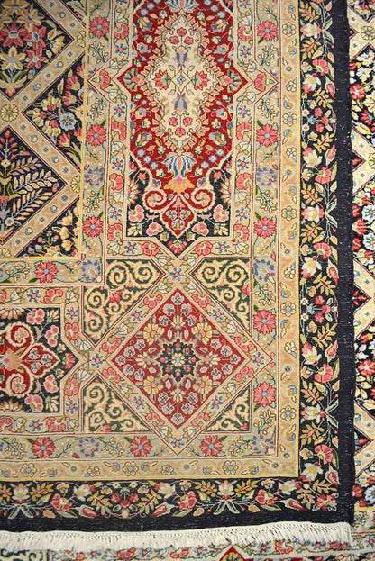 Carmania Millefleurs Semi-Antique, vers 1950