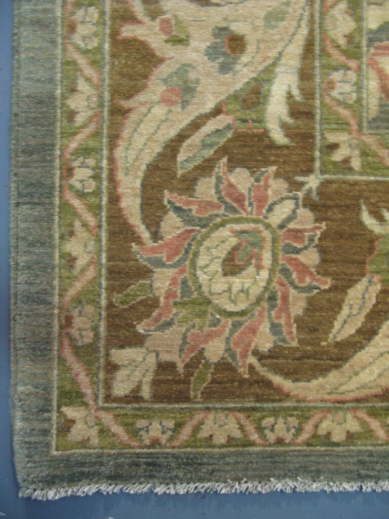 Lotus Ishtar Carpet | 11'10" x 8'11" | Home Decor | Hand-knotted Wool Area Rug