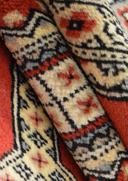 Bokhara Carpet | 7'10" x 6'8" | Home Decor | Hand-knotted Wool Area Rug