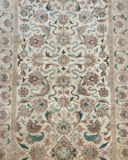 Hispahan Lotus Runner Rug | 6'1" x 2'1" | Home Decor | Hand-knotted Area Rug