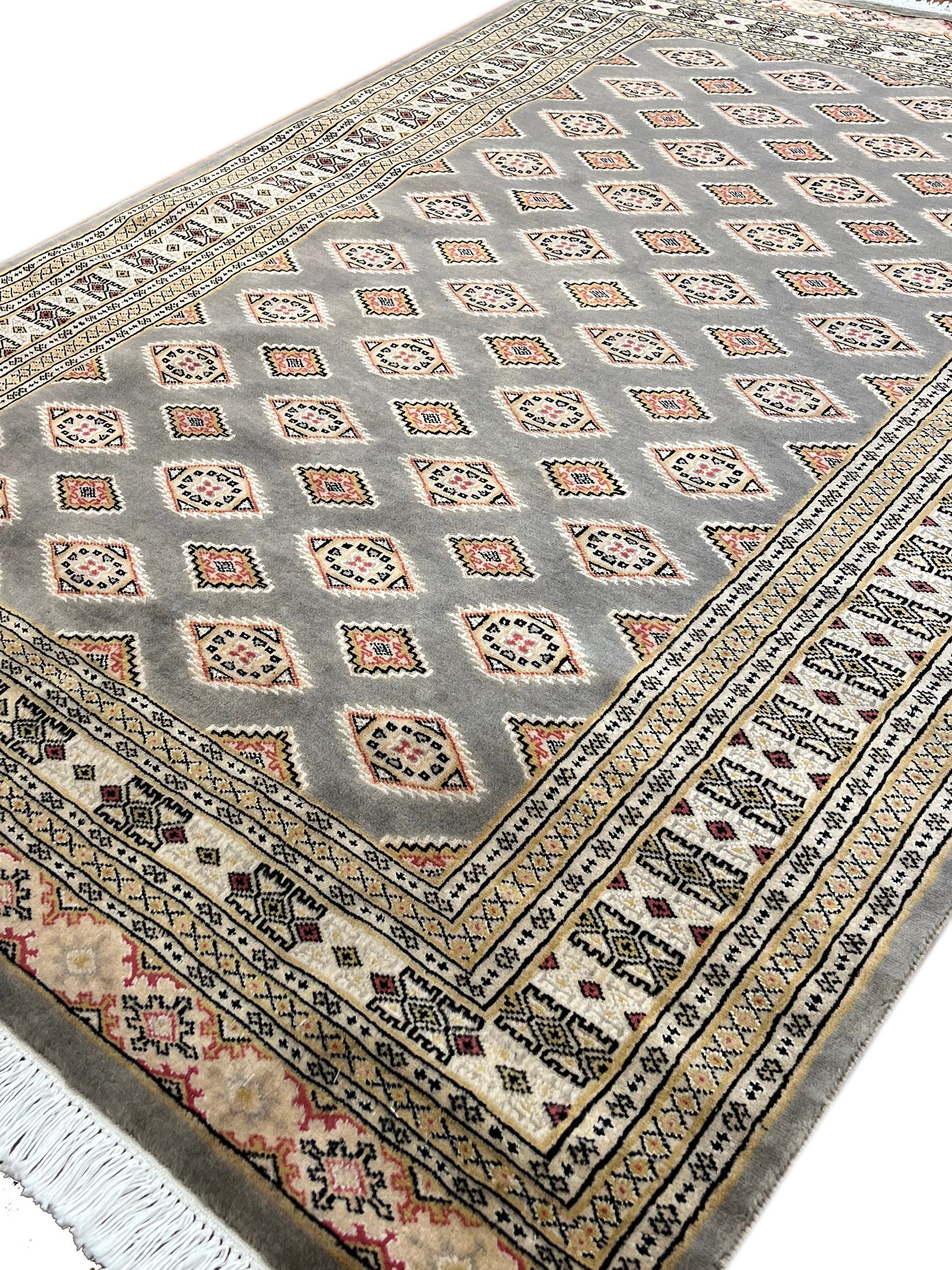Pende Bokhara Rug | 6'4" x 4'8" | Home Decor | Hand-knotted Area Rug