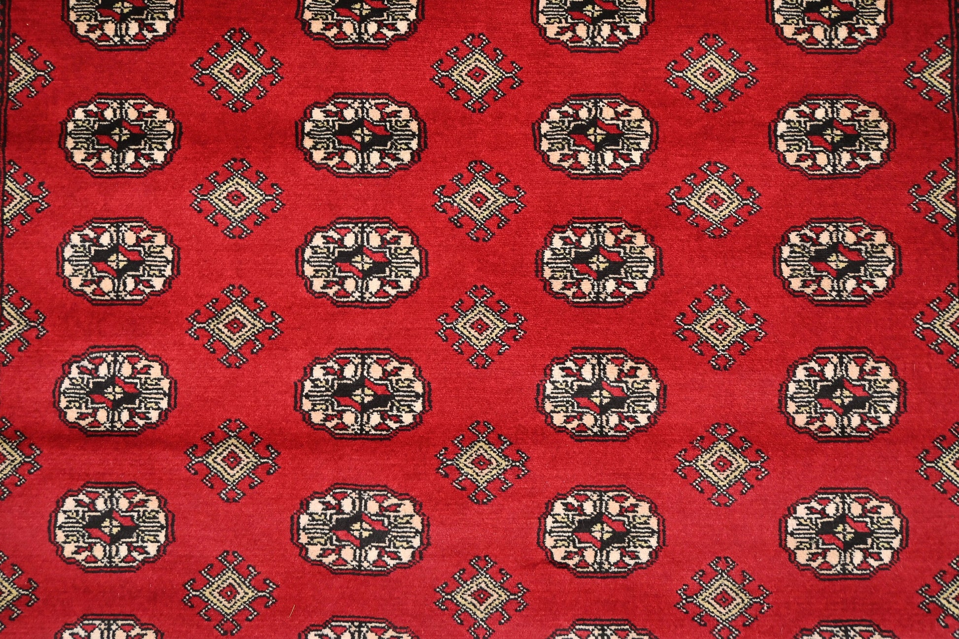 Bokhara Royal Tekke Carpet | 8'11" x 6' | Home Decor | Hand-knotted Wool Area Rug