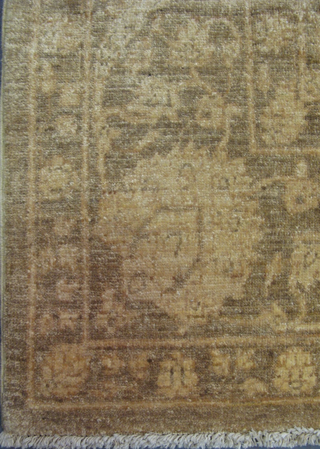 Zareh Shari Wool Carpet | 9'1" x 5'9" | Home Decor | Hand-knotted Wool Area Rug